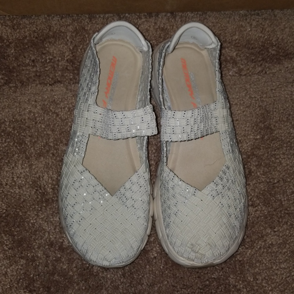 Sketchers Synergy Good Vibes
